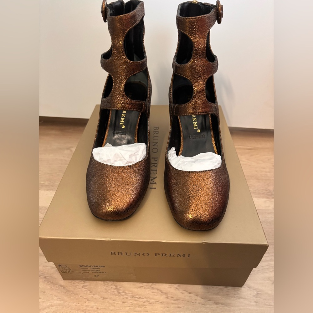 Bruno Permi Bronze Triple Strap Pump
